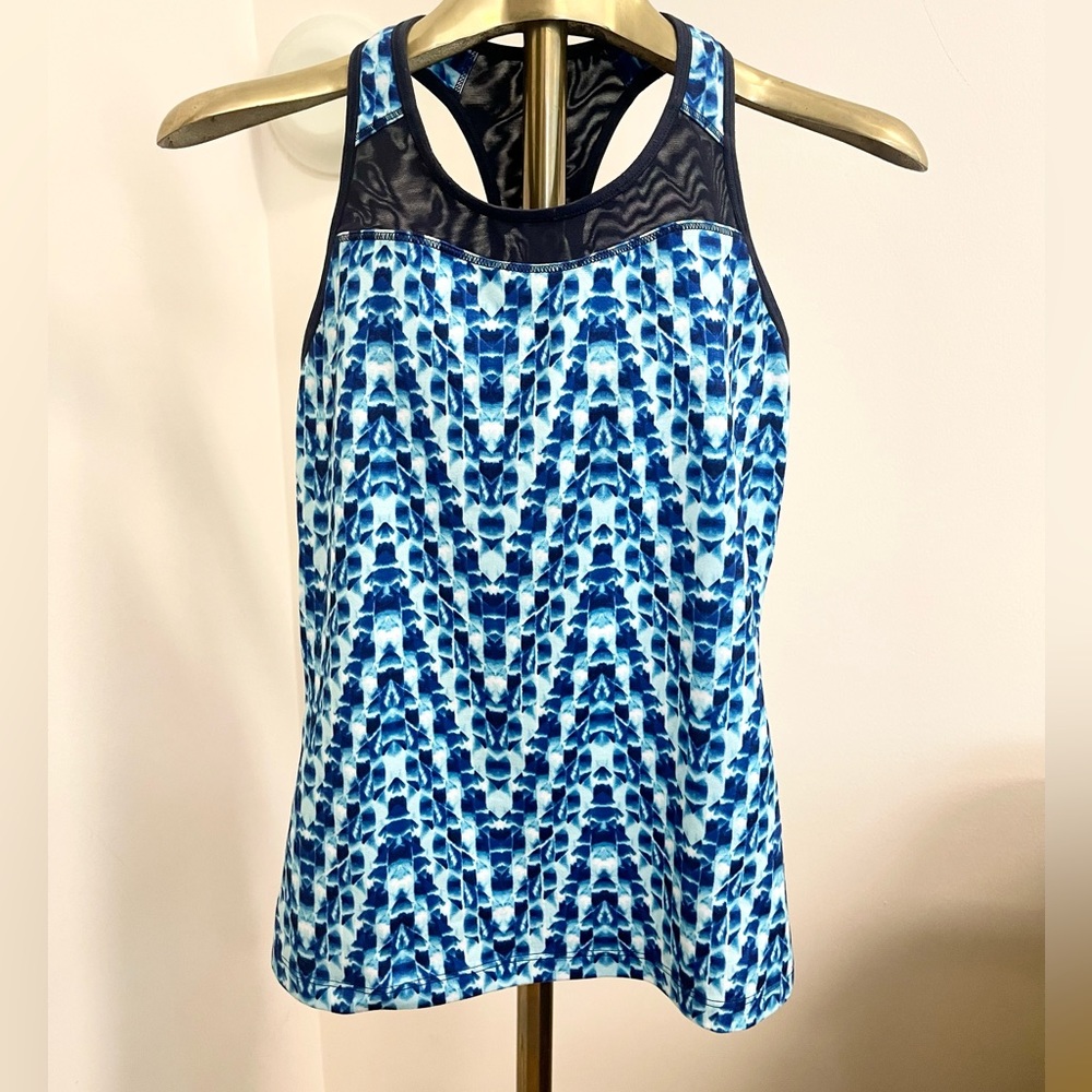 Pretty Athleta sports top!